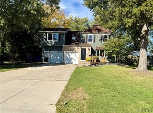 58 Allendale Rd, West Seneca, NY 14224
