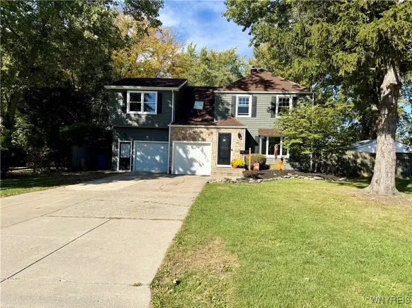 58 Allendale Rd, West Seneca, NY 14224