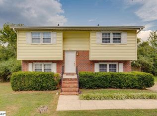 106 Abbotsford Dr, Simpsonville, SC 29681