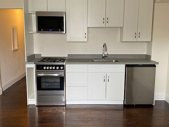 4th image of 2310 Chestnut St #18029946