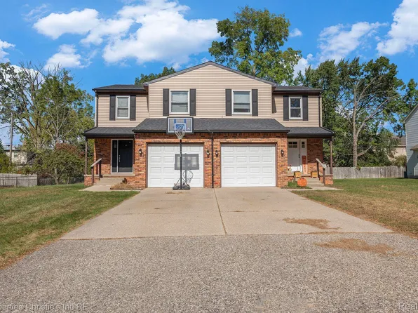 116 Regents Dr, Troy, MI 48084