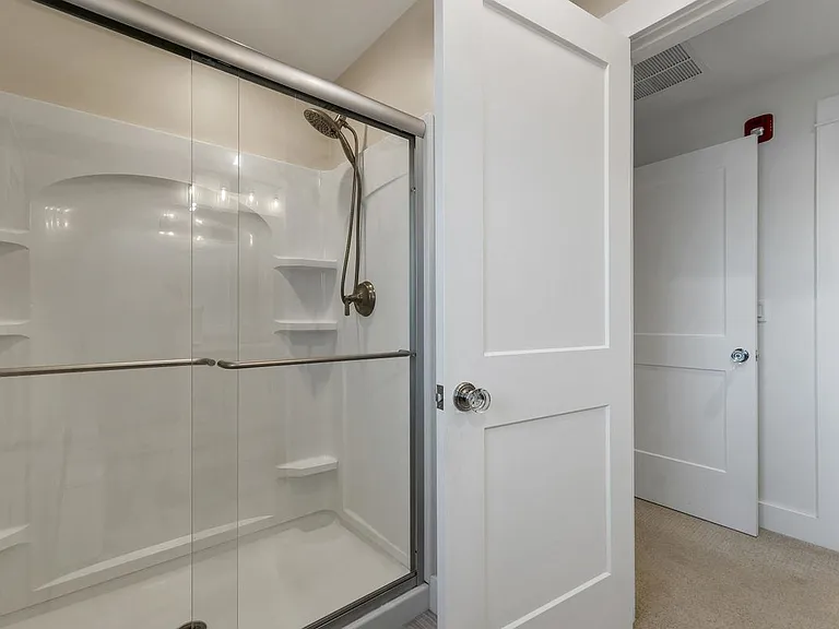 2 Lake St #B — Photo 28