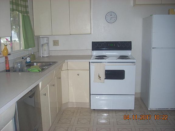 4th image of 918 W 6th Ave
