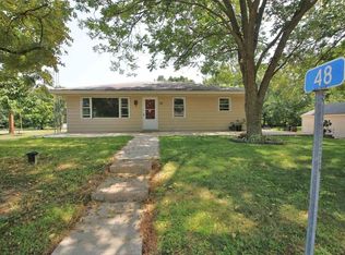 48 S Riverview Dr, East Peoria, IL 61611