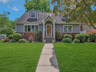 1784 W End Avenue, New Hyde Park, NY, 11040