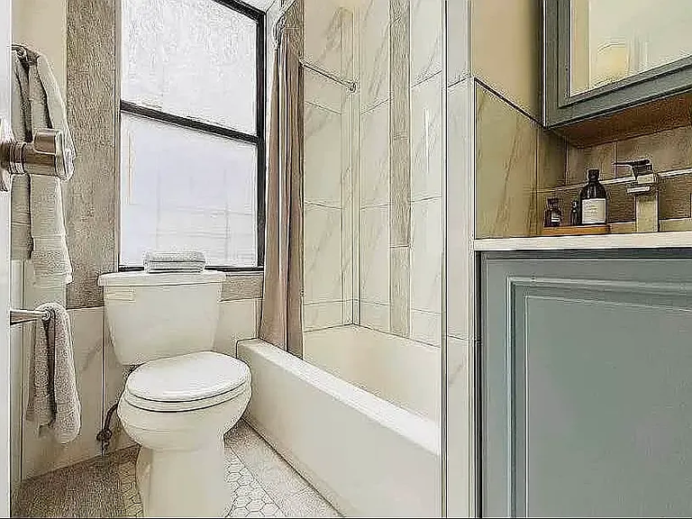 312 S 3rd St #9 — Photo 5