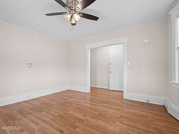 4th image of 407 Port Reading Avenue