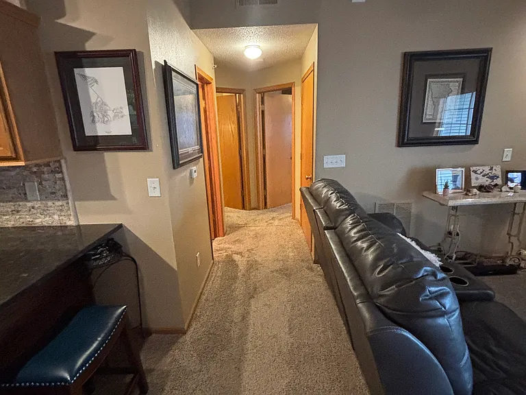 90 Circle Dr #7 — Photo 7