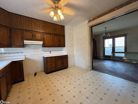 5th image of 104 S 12th St