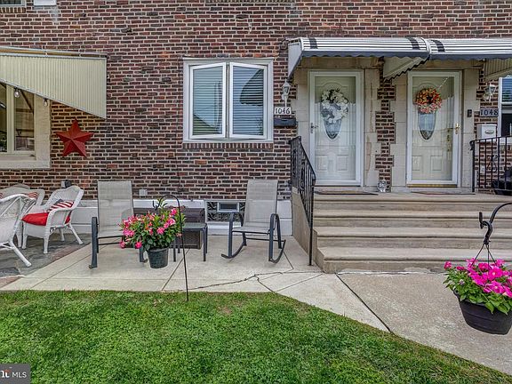 4th image of 1046 Oakwood Dr