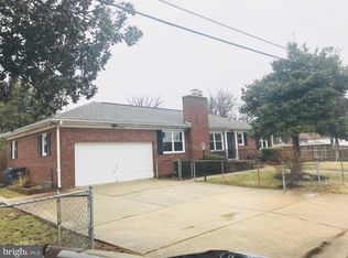 5830 Arnet St, Falls Church, VA 22041