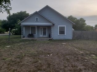 703 N High St, Uvalde, TX 78801