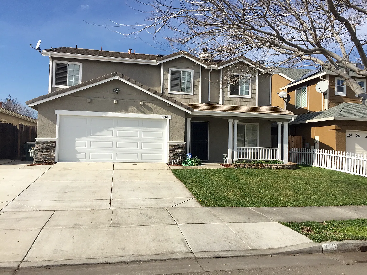 390 Glenbriar Cir photo 1