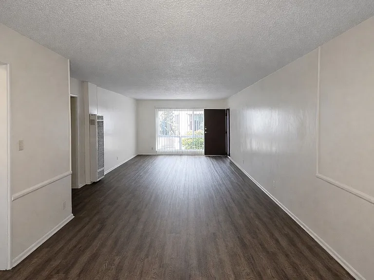 3950 Nicolet Ave — Photo 6