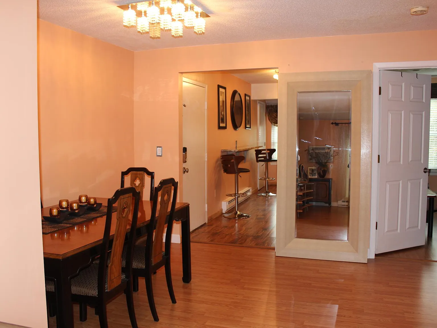 2 bed, 1.5 bath, 1030 sqft, $1,900 — Photo 3
