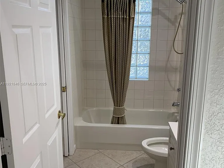 2518 Bay Pointe Ct — Photo 32
