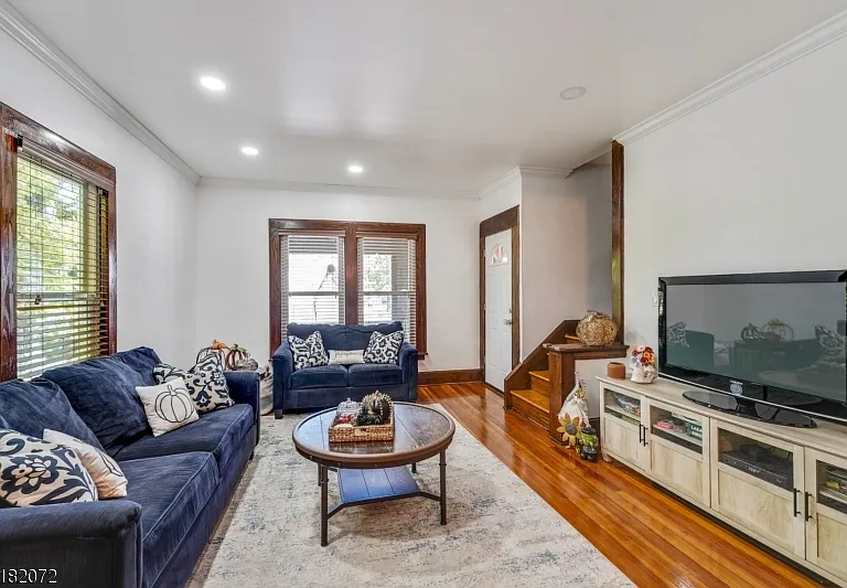 8 Oak Grove Rd #2 — Photo 5