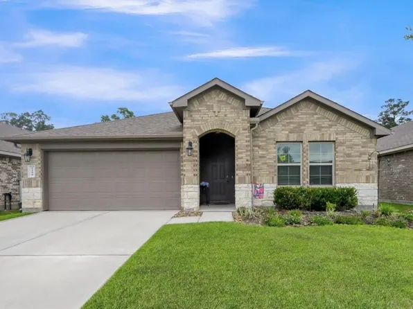 2290 Strong Horse Dr, Conroe, TX 77301