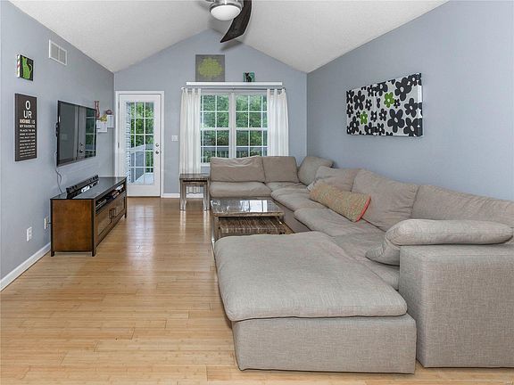 4th image of 211 Baywood Ct