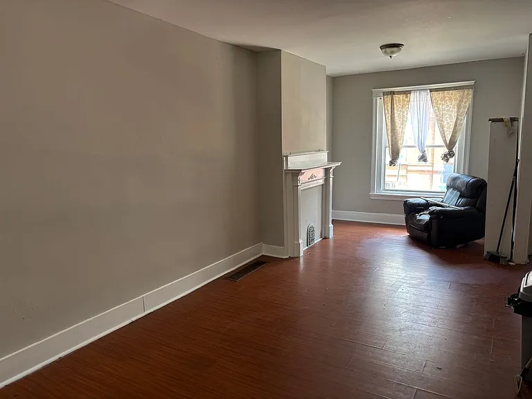 2120 S Garnet St — Photo 2