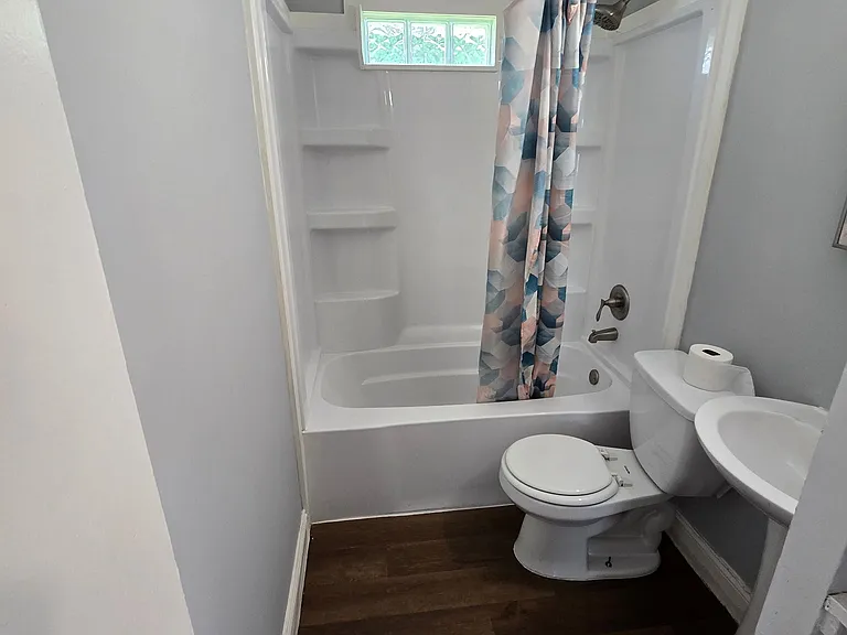 127 Floral Ct — Photo 3