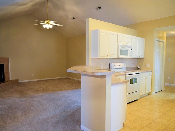4th image of 419 Crystal Way