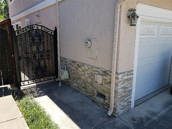 4th image of 3133 Teddington Dr #1