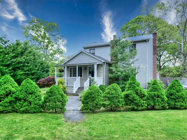 233 Pawnee Avenue, Mastic, NY 11950