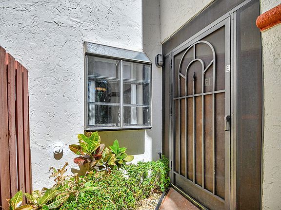 4th image of 5159 Brisata Circle #E