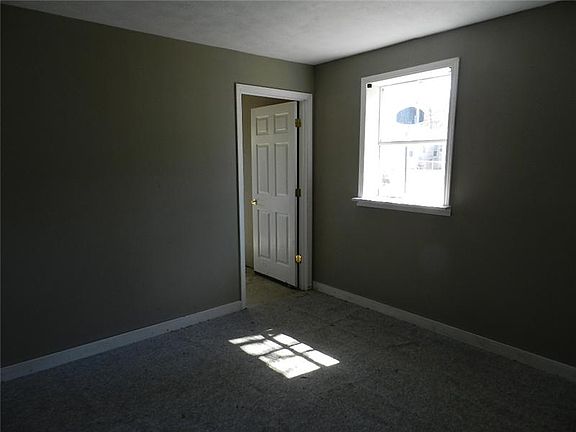 4th image of 2812 N Moreland Ave