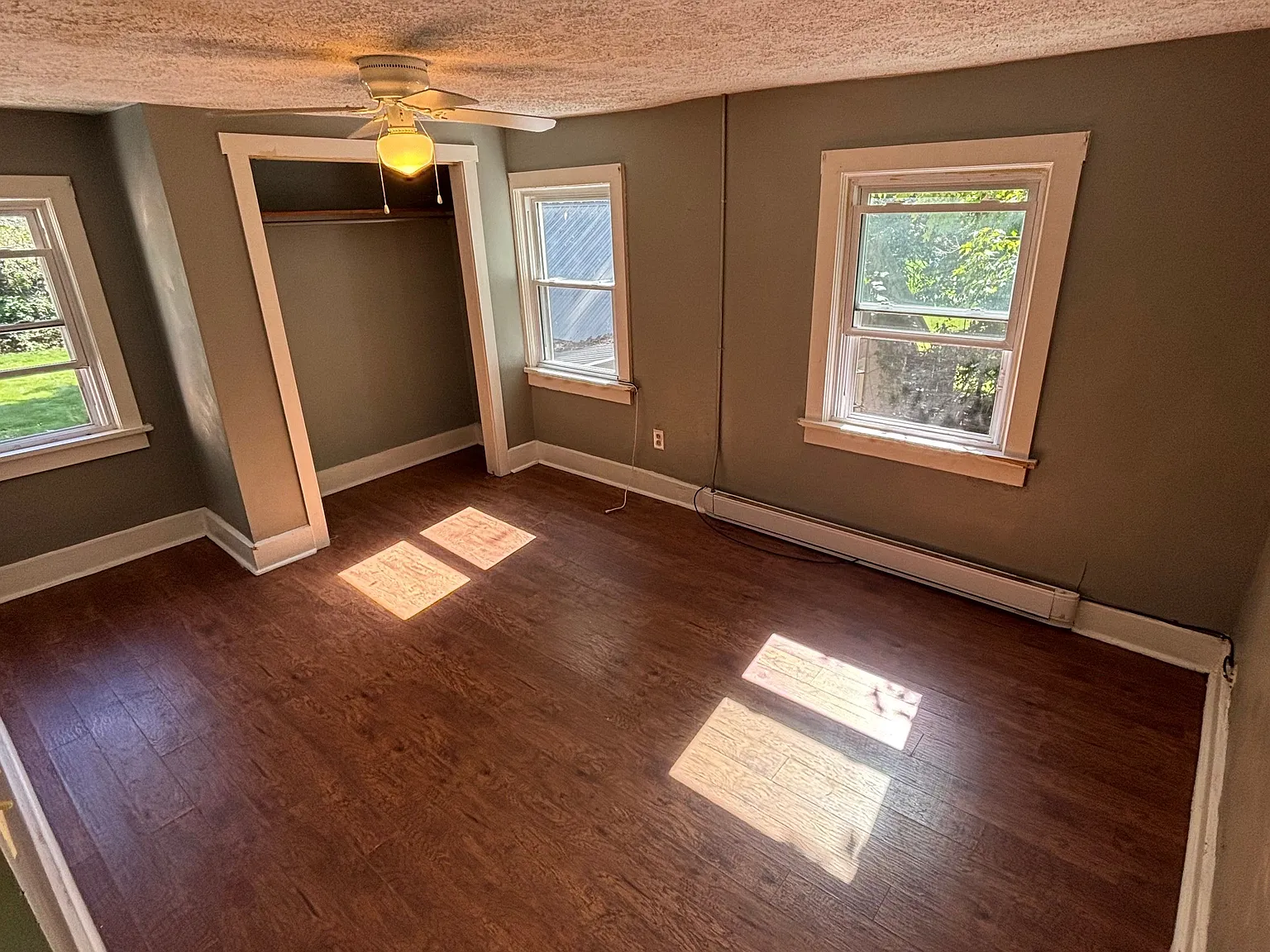 2 bed, 1.0 bath, $800 — Photo 3