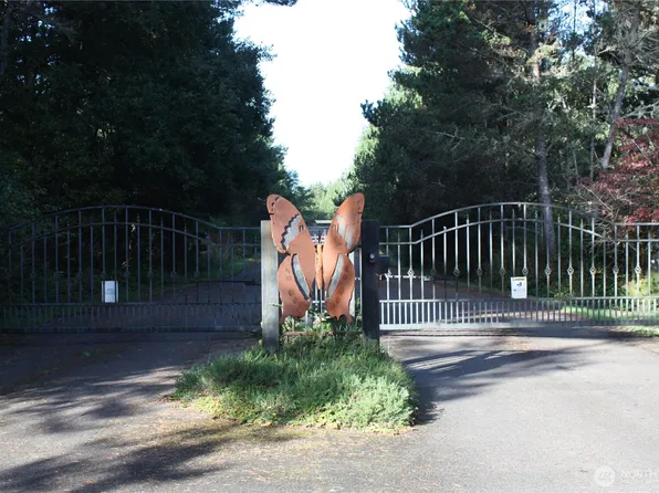 15710 J Place, Long Beach, WA 98631