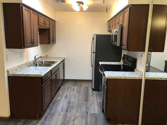 4th image of 501 W Yukon Dr Unit 7