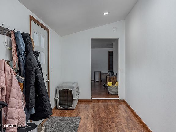 4th image of 3559 Joan Ave