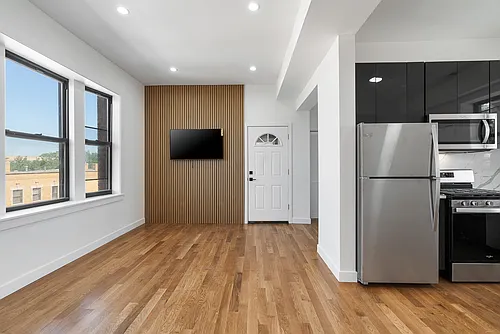 3025 W Irving Park Rd #3W Photo 1