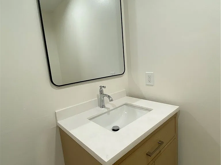 629 N Alamo St — Photo 9