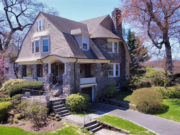 305 Pelhamdale Avenue, Pelham, NY 10803