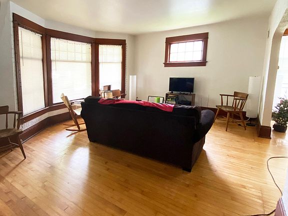 4th image of 2945 S Mabbett Ave