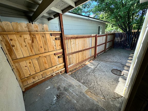 4th image of 432 W Ann St