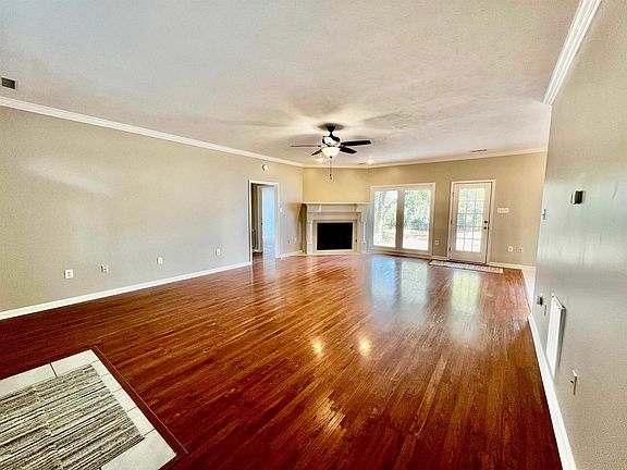 3rd image of 110 Russwood Dr