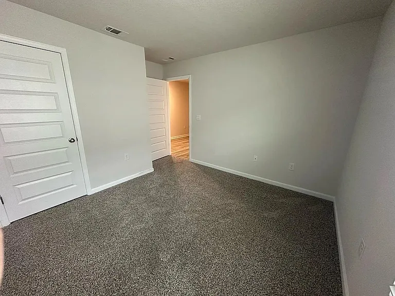 5240 Peach Dr — Photo 6