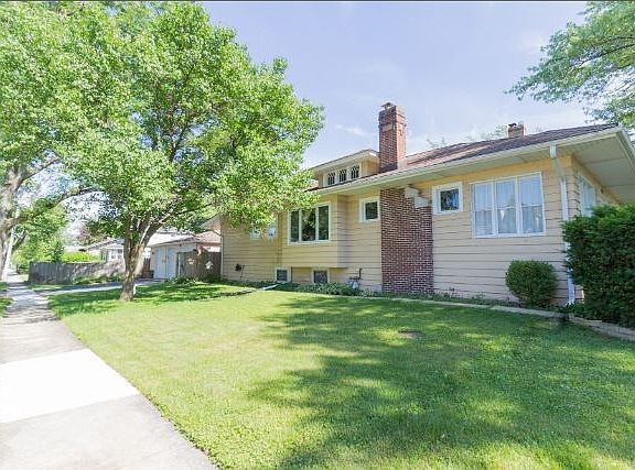 Side view of Bungalow.