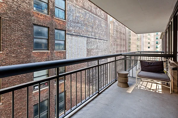 Rented by Greystar | media 6