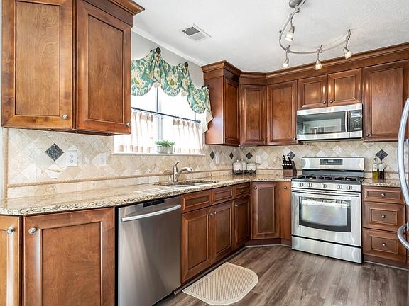 3rd image of 2140 Ashton Dr
