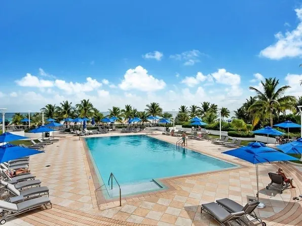 100 Lincoln Rd, Miami Beach, FL