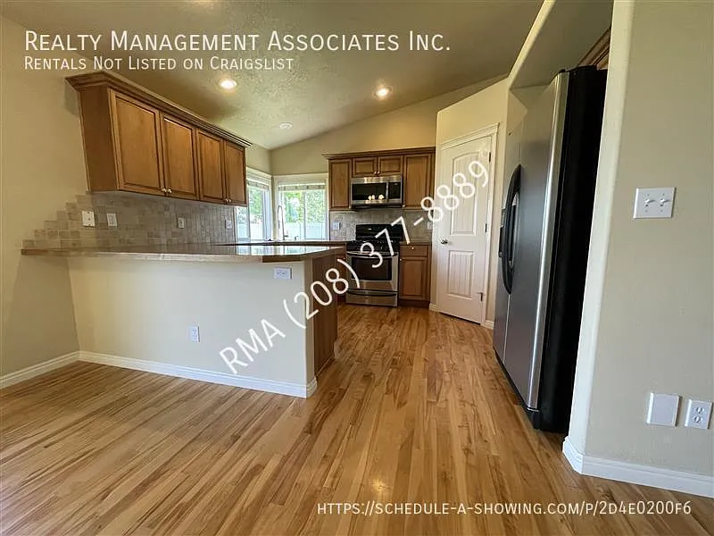 Welcome home to this wonderful property located in the coveted Tuscany Subdivision! — Photo 4