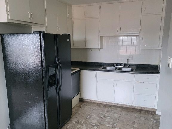 3rd image of 2826 S Pennsylvania St APT B25