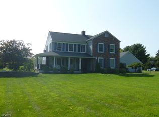 3 Highlands Ln, Hardwick, NJ