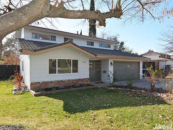 3rd image of 6301 Creekcrest Cir