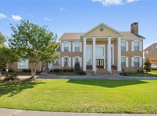 5990 Eastover Dr, New Orleans, LA 70128